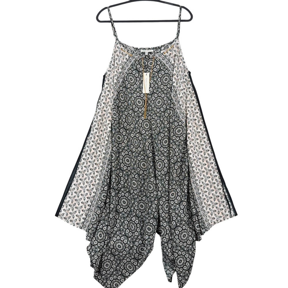 Speed Control Sharkbite Hem Dress Women M Polyester Black White Medallion